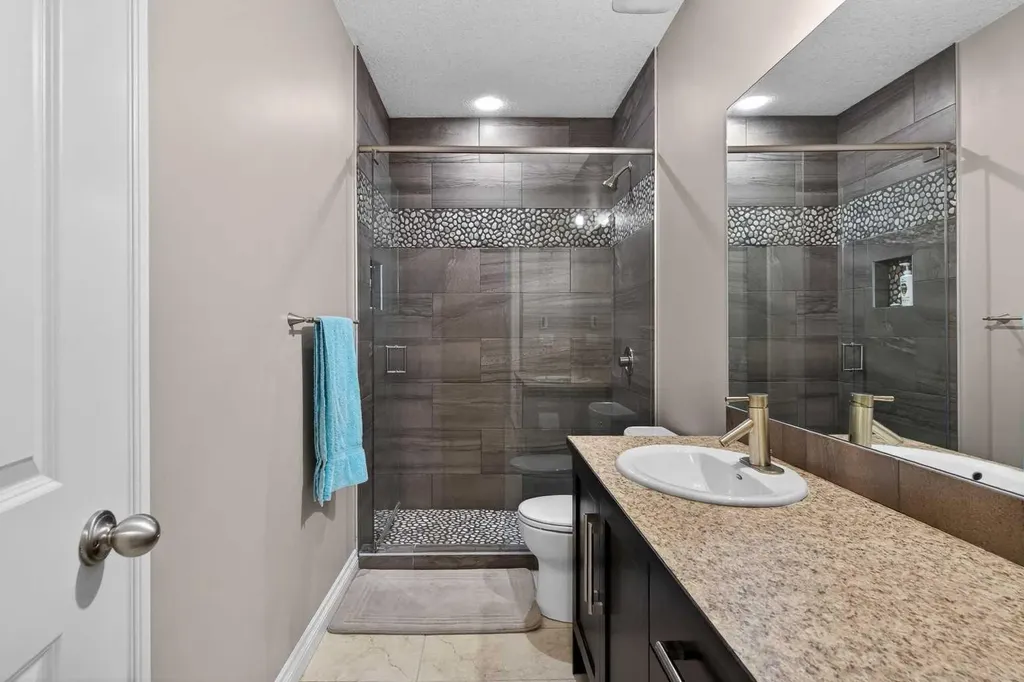159 Sherwood Crescent NW Calgary AB T3R 0G3