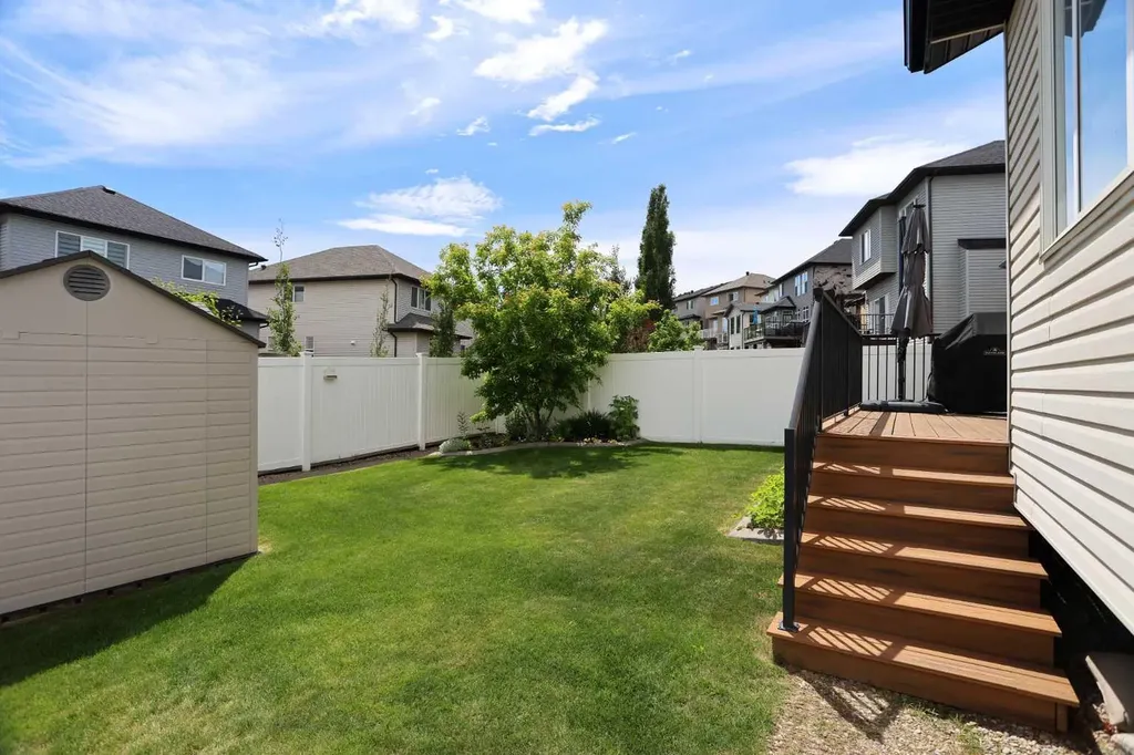 159 Sherwood Crescent NW Calgary AB T3R 0G3