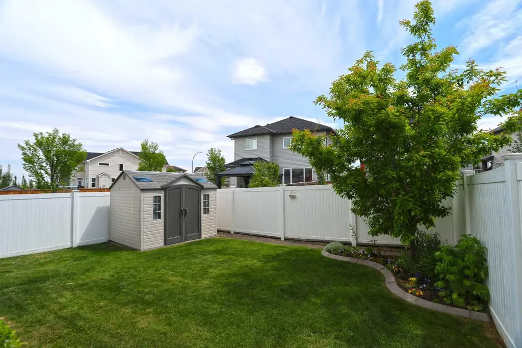 159 Sherwood Crescent NW Calgary AB T3R 0G3