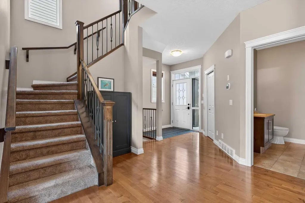 159 Sherwood Crescent NW Calgary AB T3R 0G3