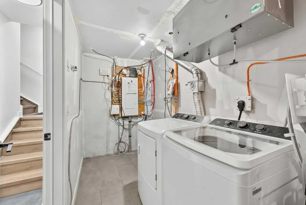 31 Herron Rise NE Calgary AB T3P 1Y1