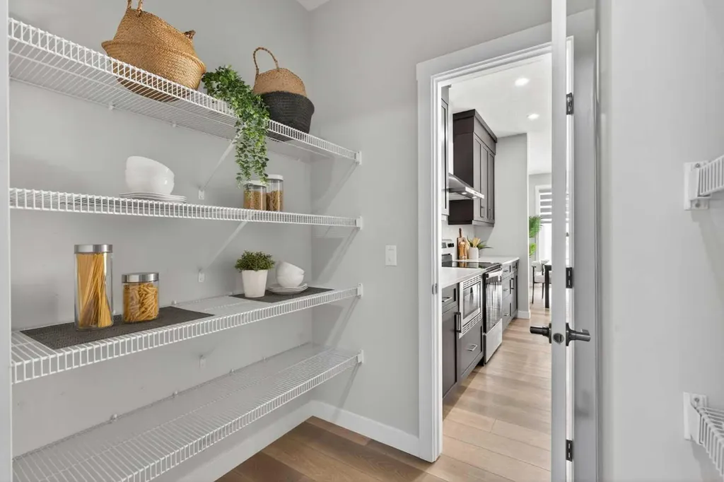 31 Herron Rise NE Calgary AB T3P 1Y1