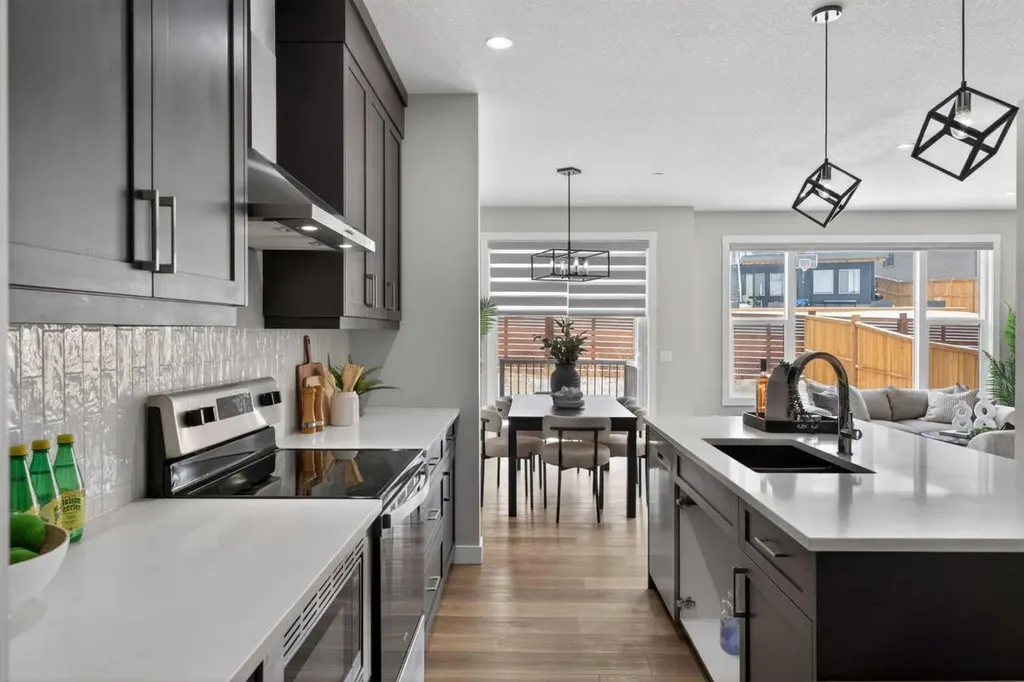 31 Herron Rise NE Calgary AB T3P 1Y1
