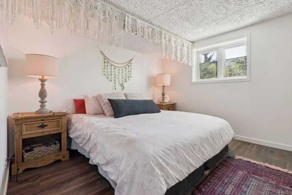 11175 Sacramento Drive SW Calgary AB T2W 0J6