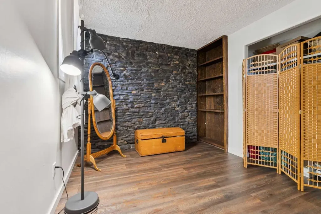 11175 Sacramento Drive SW Calgary AB T2W 0J6