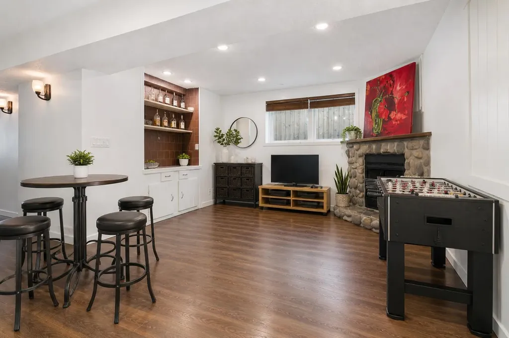11175 Sacramento Drive SW Calgary AB T2W 0J6