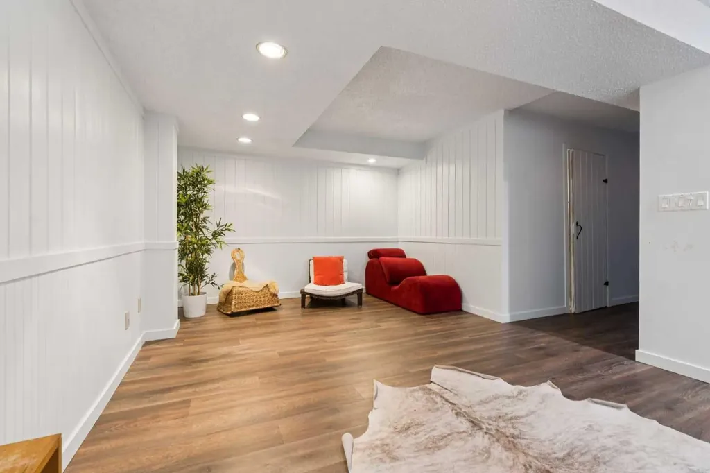 11175 Sacramento Drive SW Calgary AB T2W 0J6