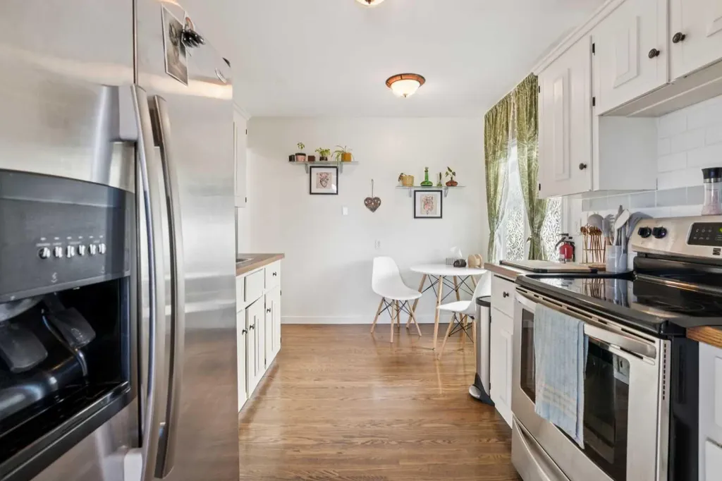 11175 Sacramento Drive SW Calgary AB T2W 0J6