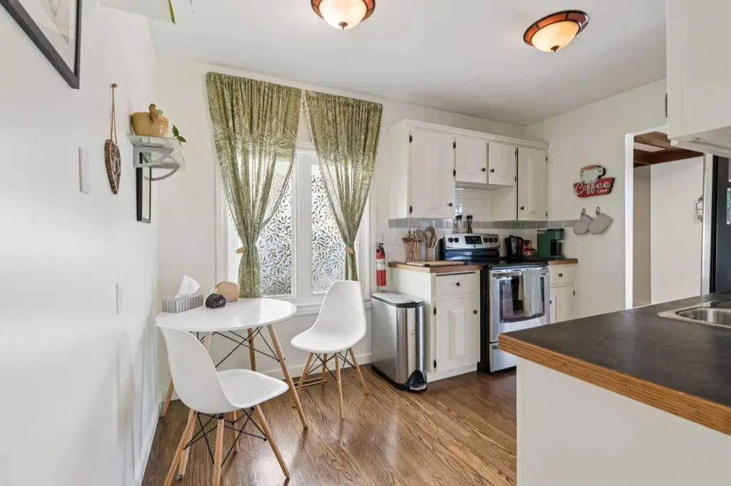 11175 Sacramento Drive SW Calgary AB T2W 0J6