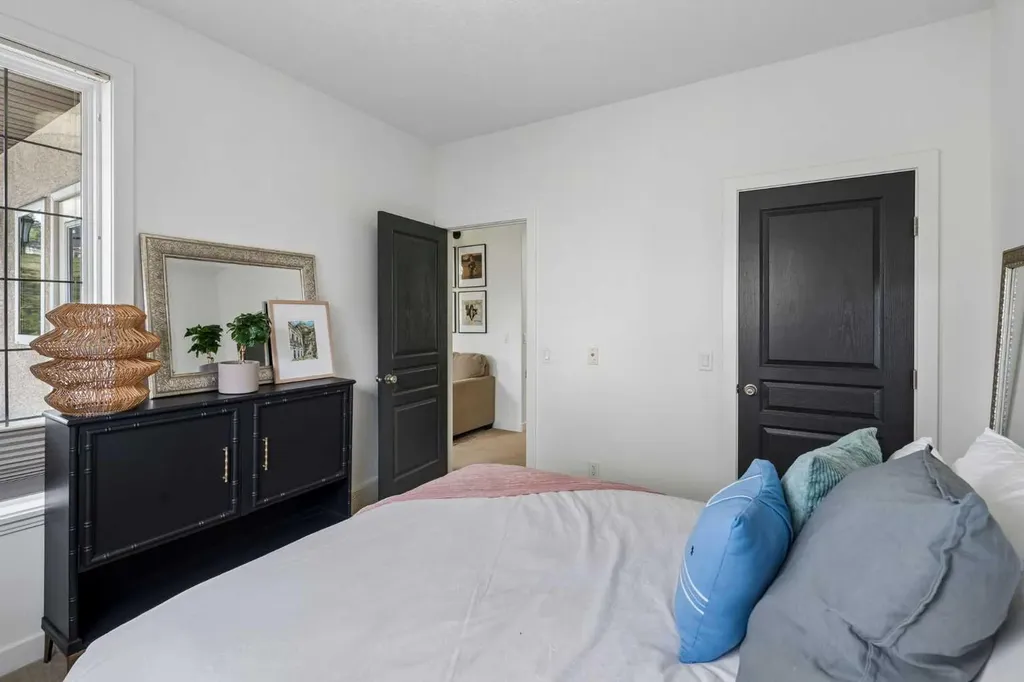 745 Mcdougall Road NE Calgary AB T2E 5A2