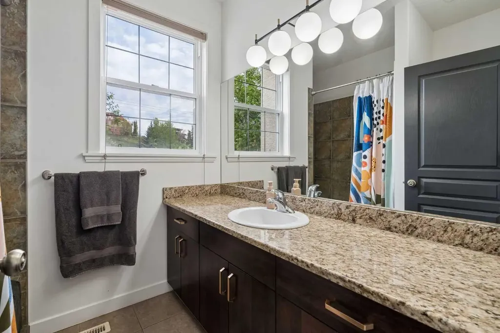 745 Mcdougall Road NE Calgary AB T2E 5A2
