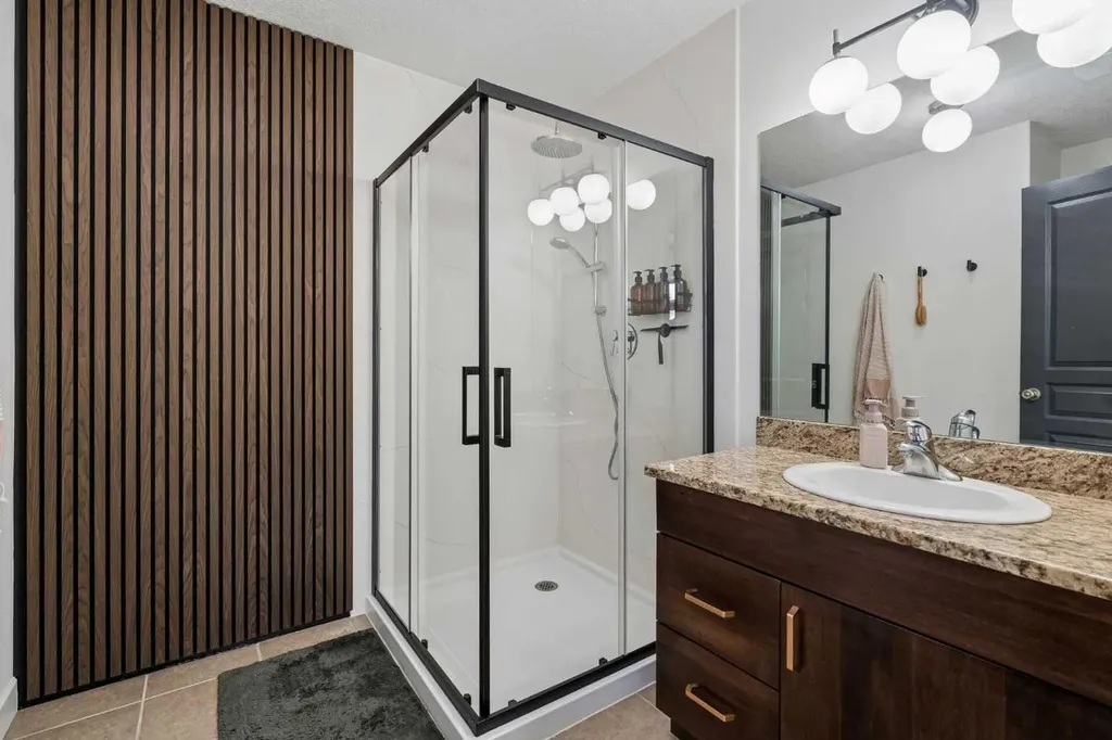 745 Mcdougall Road NE Calgary AB T2E 5A2