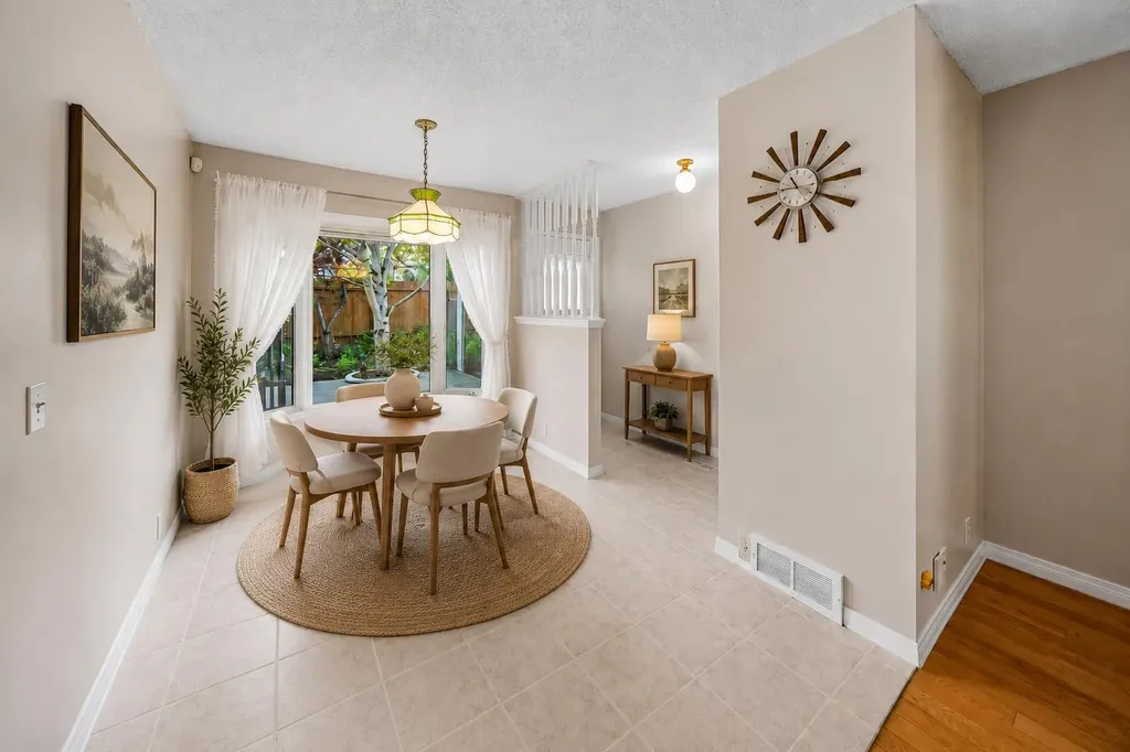 39 Woodmont Way Calgary AB T2W 4L7