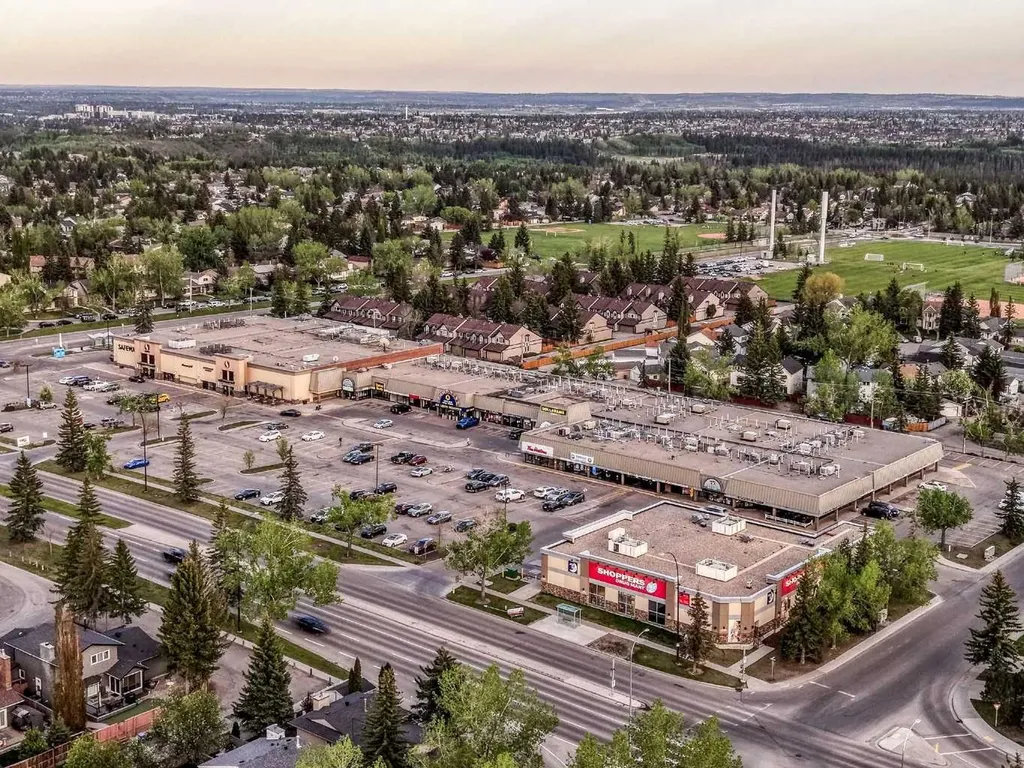 39 Woodmont Way Calgary AB T2W 4L7