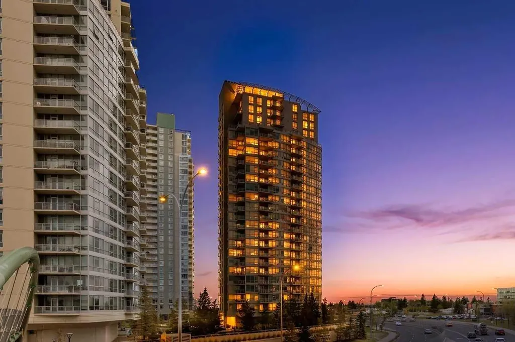 77 Spruce Place SW Calgary AB T3C 3X6