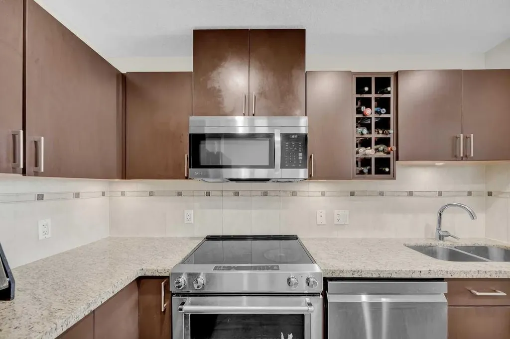 77 Spruce Place SW Calgary AB T3C 3X6