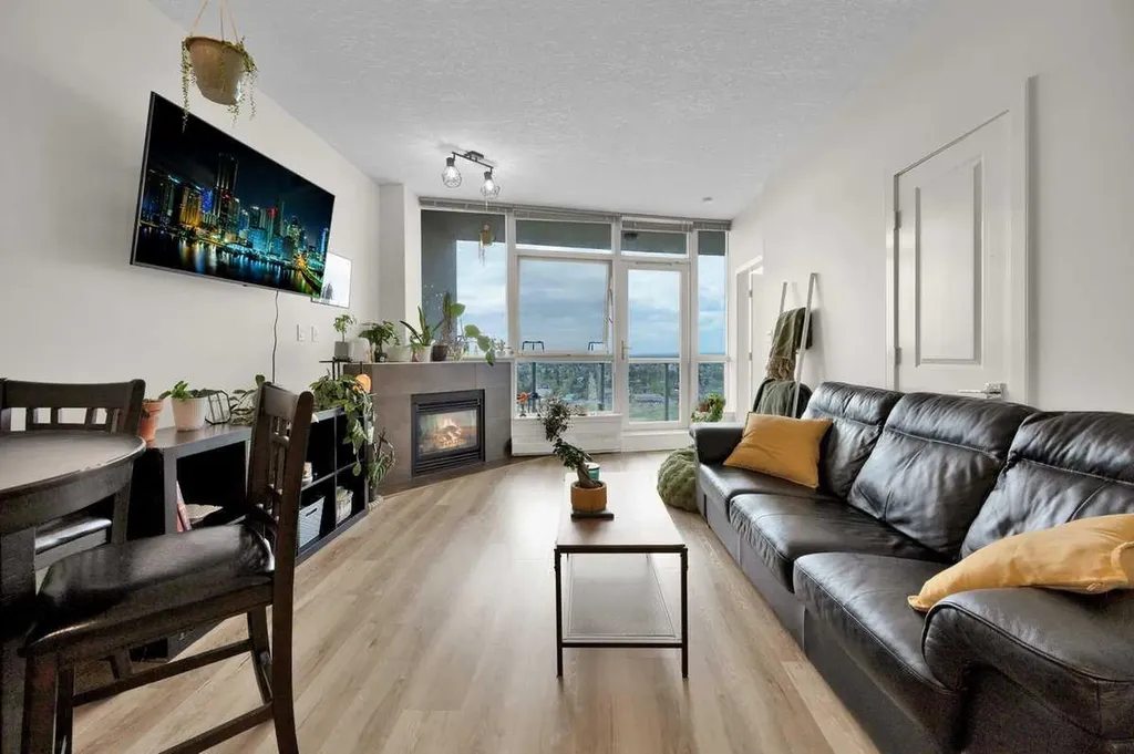 77 Spruce Place SW Calgary AB T3C 3X6