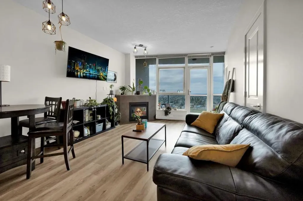 77 Spruce Place SW Calgary AB T3C 3X6