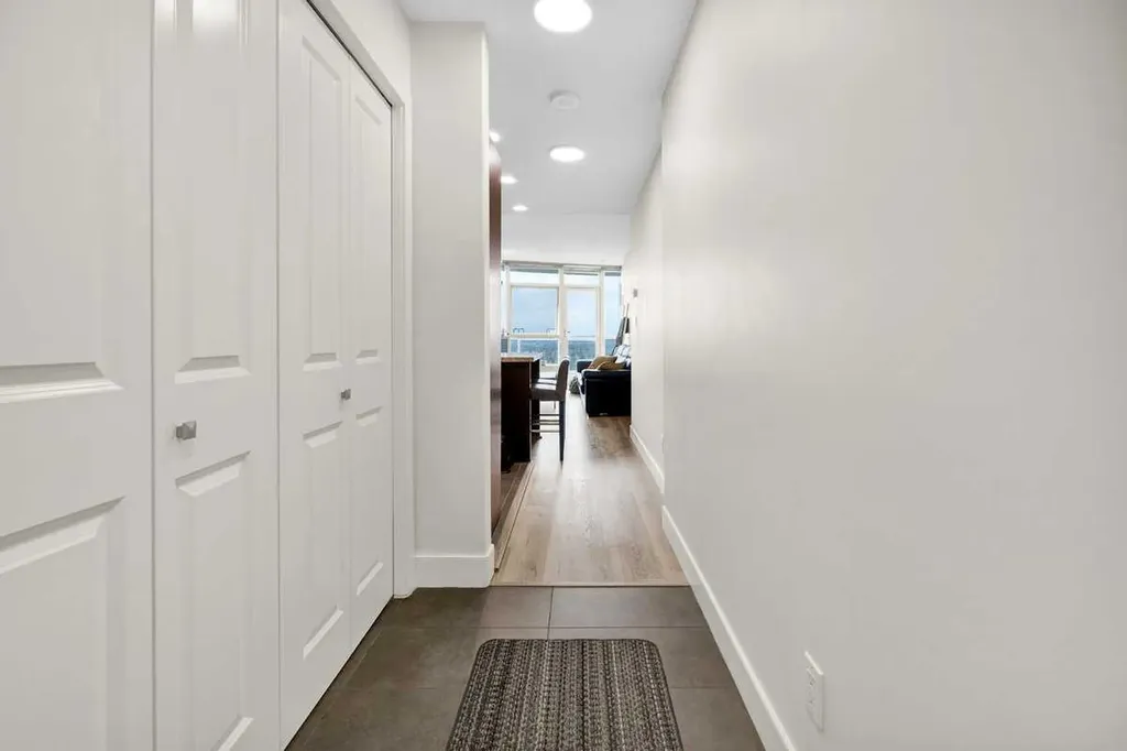 77 Spruce Place SW Calgary AB T3C 3X6