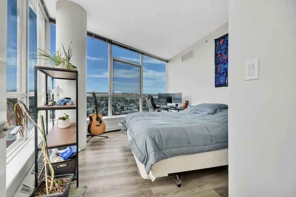 77 Spruce Place SW Calgary AB T3C 3X6