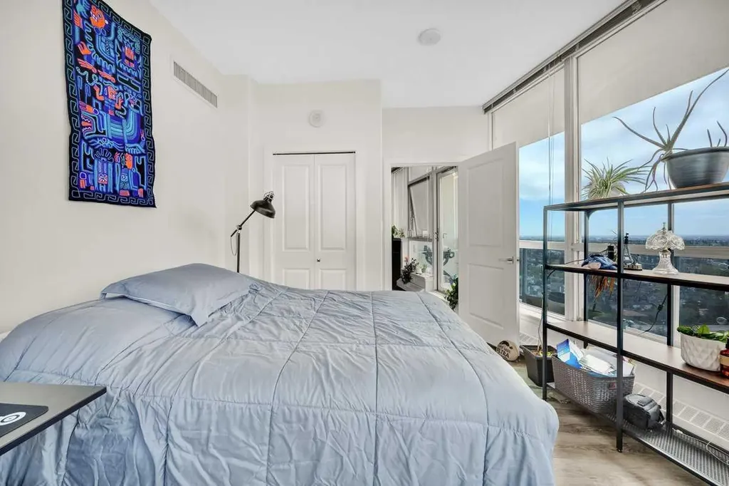 77 Spruce Place SW Calgary AB T3C 3X6