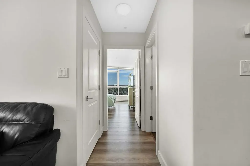 77 Spruce Place SW Calgary AB T3C 3X6