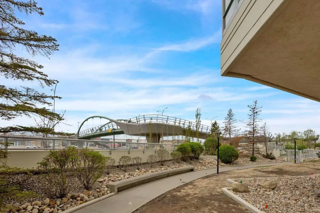77 Spruce Place SW Calgary AB T3C 3X6