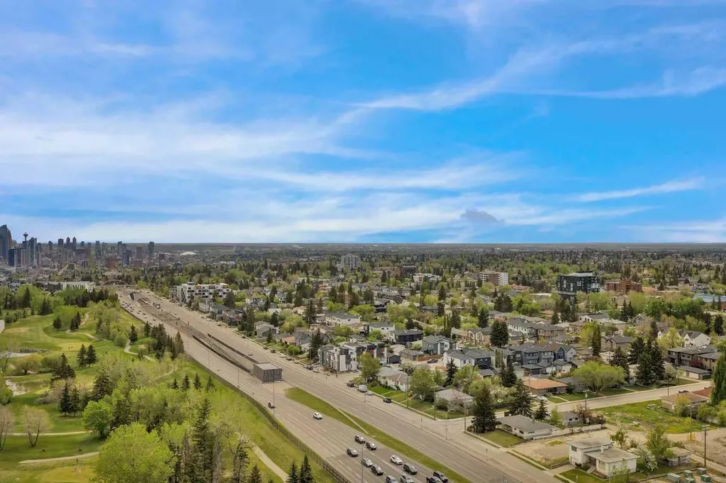 77 Spruce Place SW Calgary AB T3C 3X6