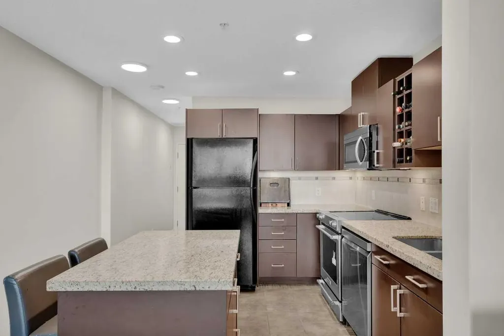77 Spruce Place SW Calgary AB T3C 3X6