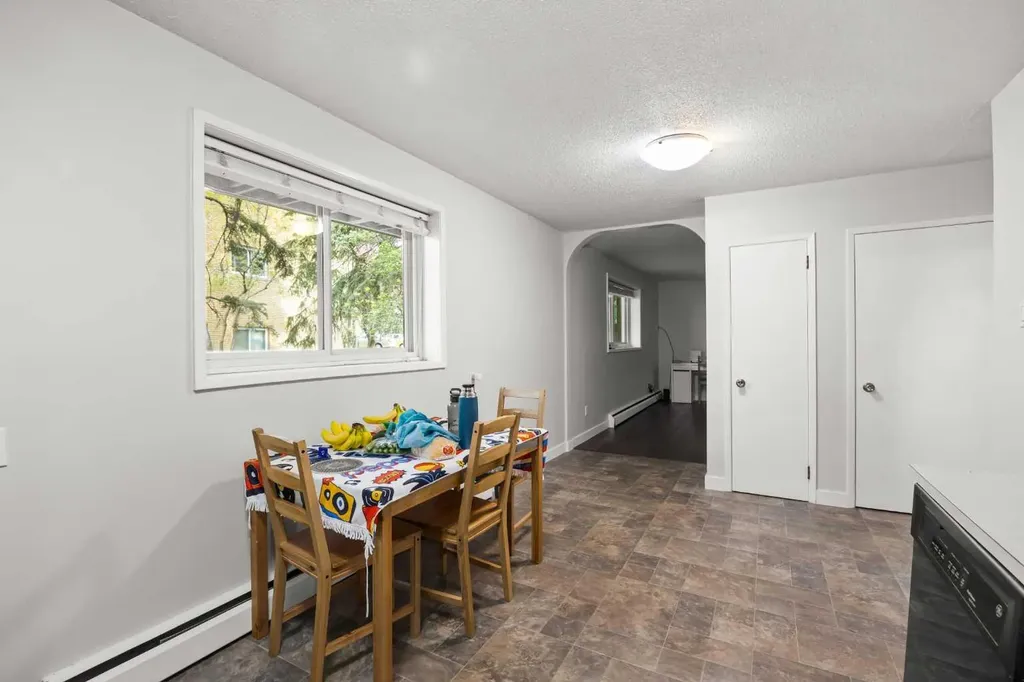 3103 Blakiston Drive NW Calgary AB T2L 1L7