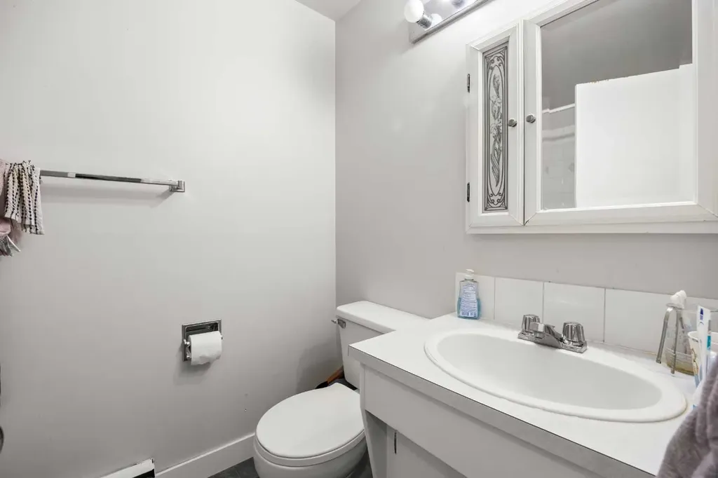 3103 Blakiston Drive NW Calgary AB T2L 1L7