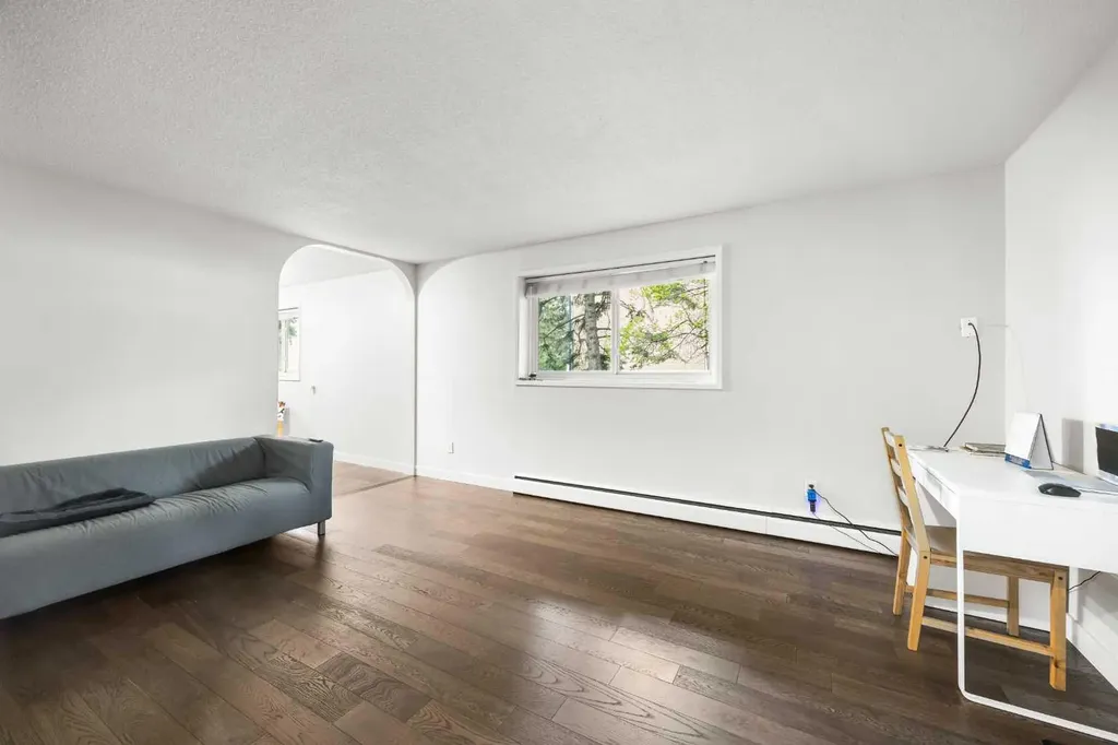 3103 Blakiston Drive NW Calgary AB T2L 1L7