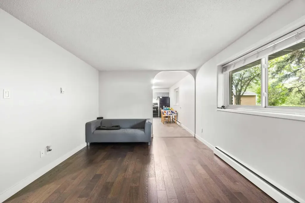 3103 Blakiston Drive NW Calgary AB T2L 1L7