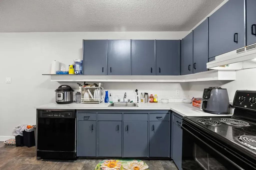 3103 Blakiston Drive NW Calgary AB T2L 1L7