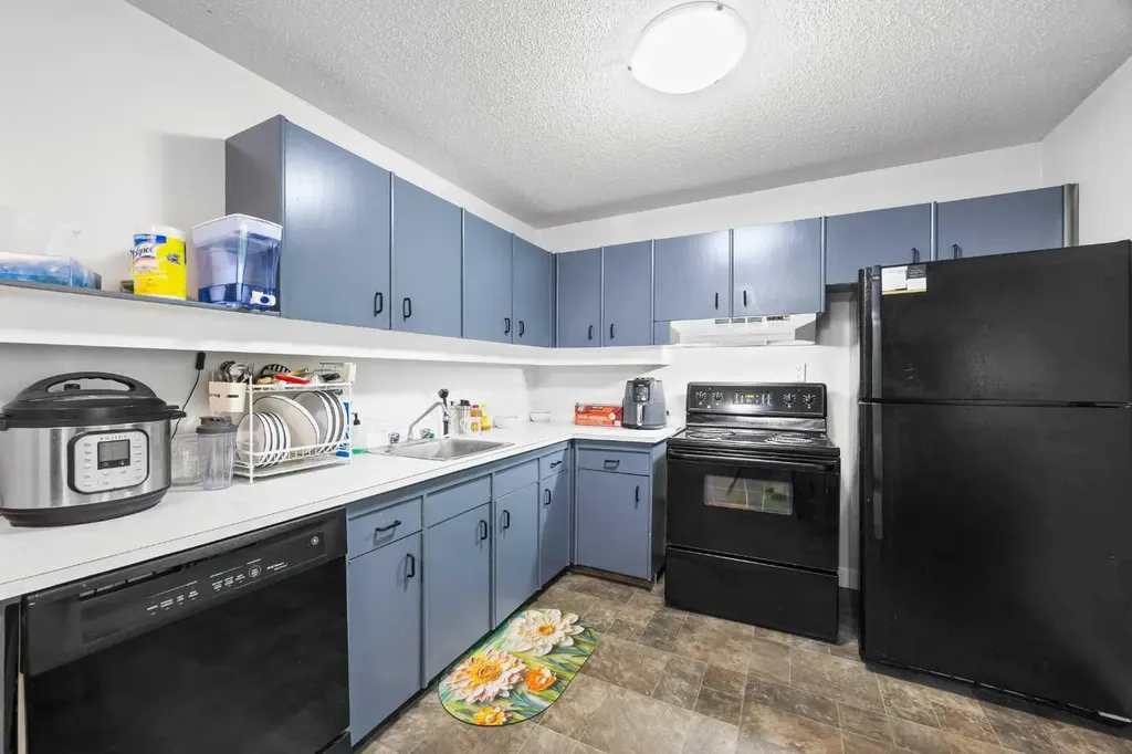 3103 Blakiston Drive NW Calgary AB T2L 1L7