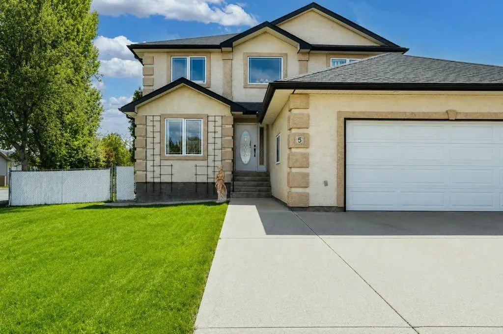 5 Hunter Court NE Medicine Hat AB T1C1W5