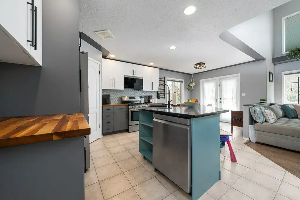 5 Hunter Court NE Medicine Hat AB T1C1W5