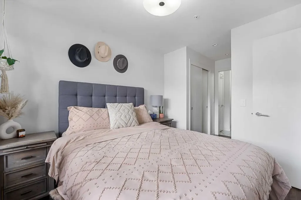317 22 Avenue SW Calgary AB T2S 3H6