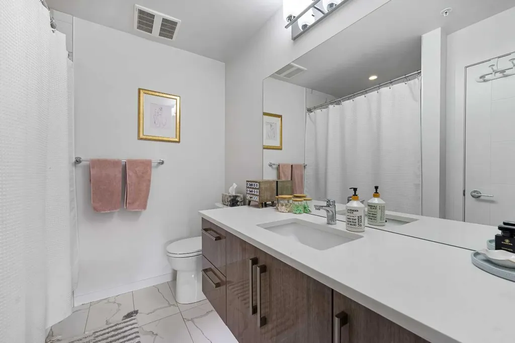 317 22 Avenue SW Calgary AB T2S 3H6