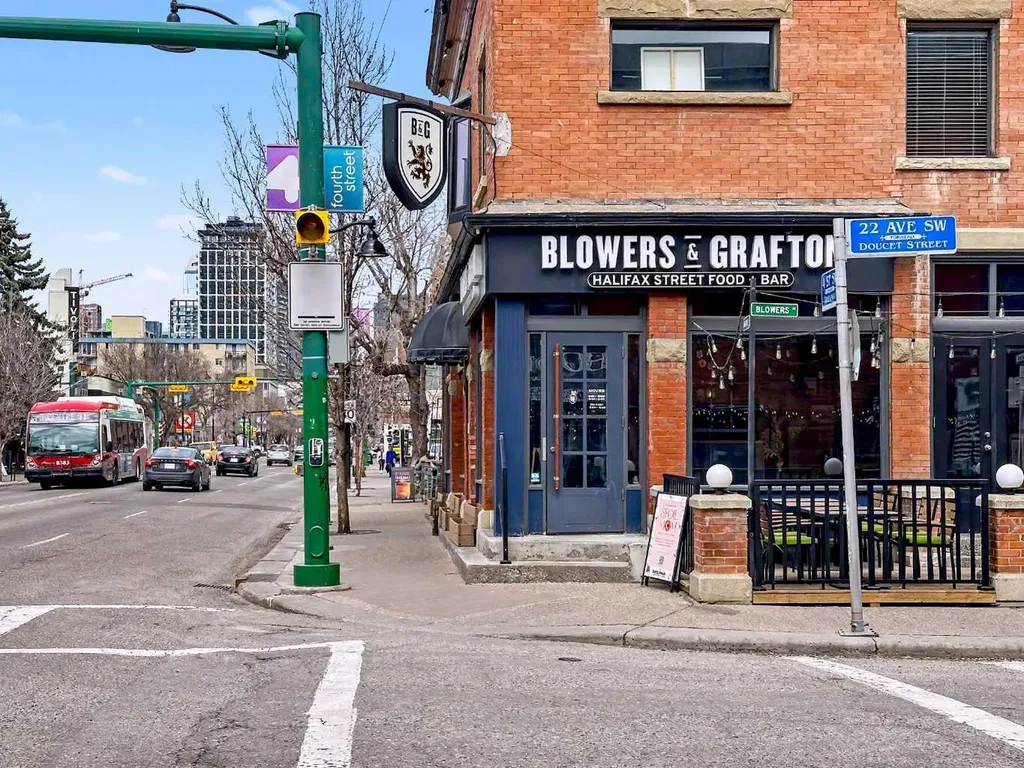 317 22 Avenue SW Calgary AB T2S 3H6
