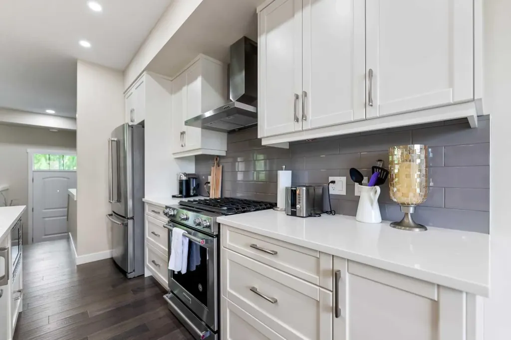 165 Cranbrook Villas SE Calgary AB T3M 1Z3