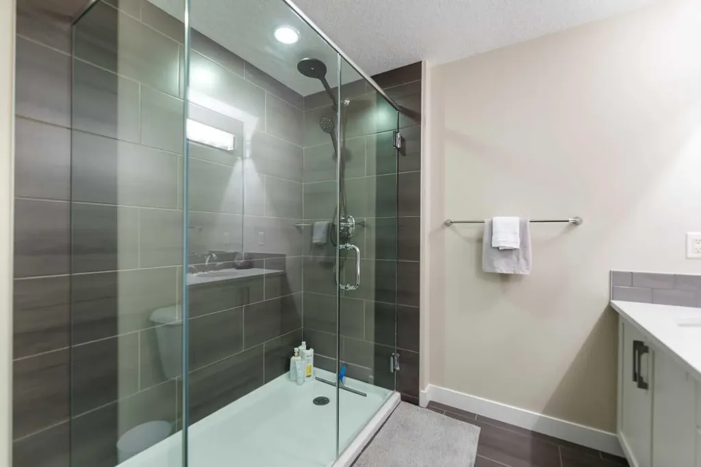 165 Cranbrook Villas SE Calgary AB T3M 1Z3