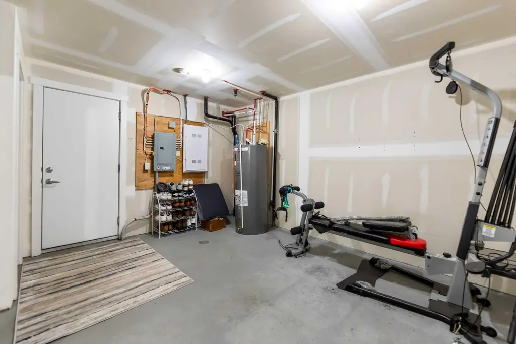 165 Cranbrook Villas SE Calgary AB T3M 1Z3
