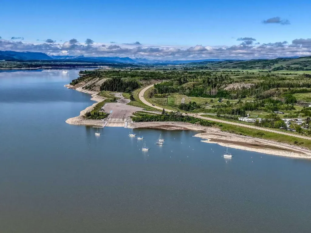 247 Cottageclub Crescent Rural Rocky View County AB T4C 1B1