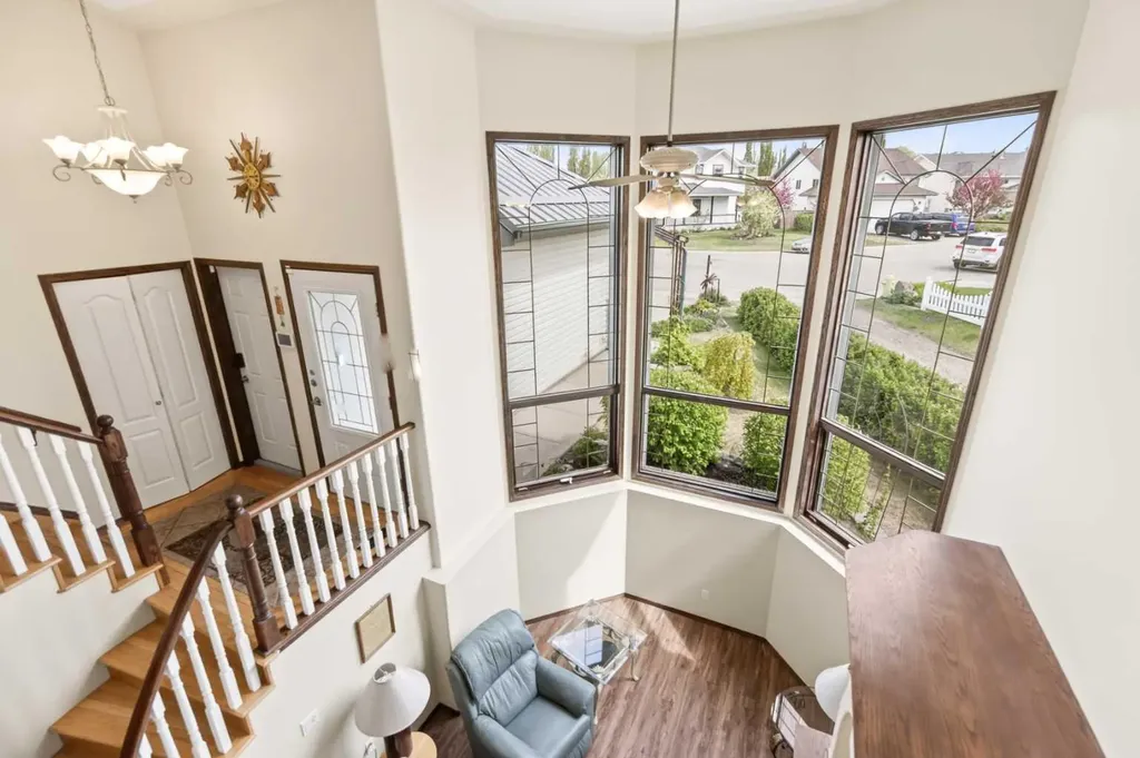 25 Fern Glade Crescent Sylvan Lake AB T4S 1Z6