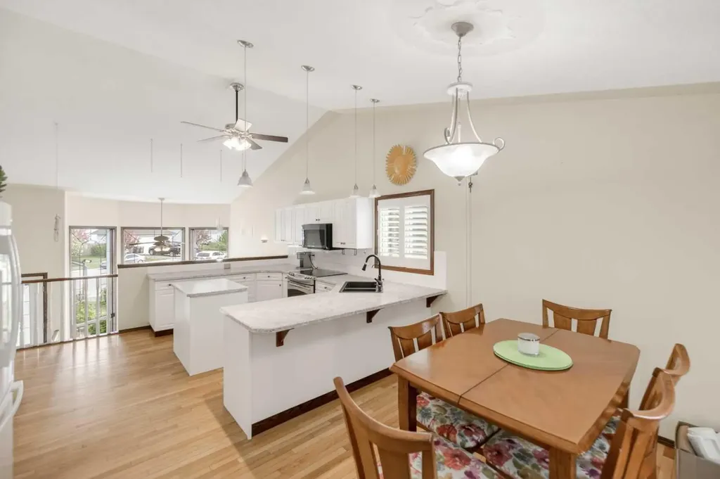 25 Fern Glade Crescent Sylvan Lake AB T4S 1Z6