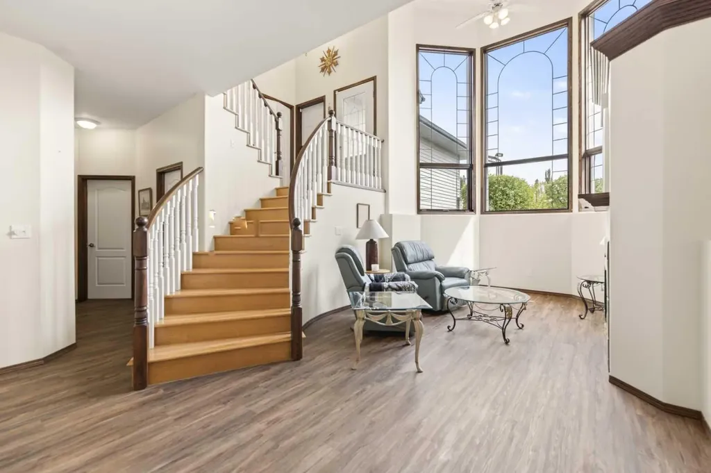 25 Fern Glade Crescent Sylvan Lake AB T4S 1Z6
