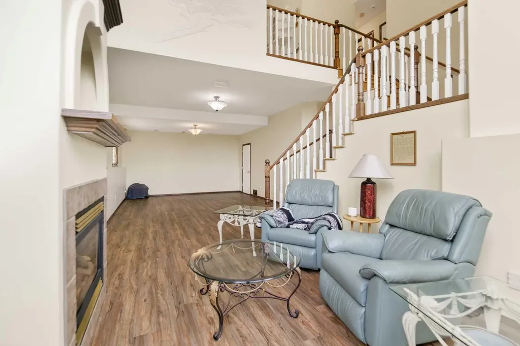 25 Fern Glade Crescent Sylvan Lake AB T4S 1Z6