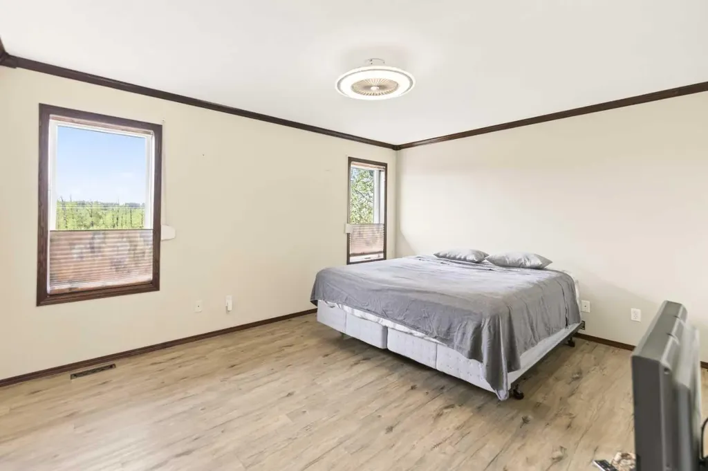 25 Fern Glade Crescent Sylvan Lake AB T4S 1Z6
