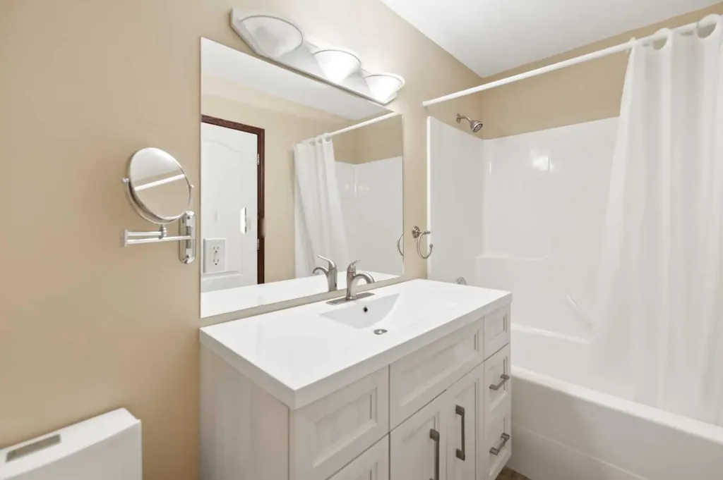 25 Fern Glade Crescent Sylvan Lake AB T4S 1Z6